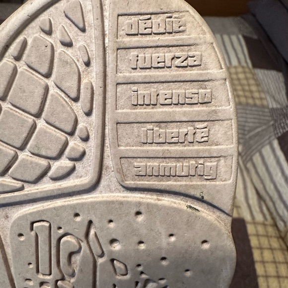 Air Jordan 9 Retro snake skin low  Black/Gym Red-White - Picture 8 of 9